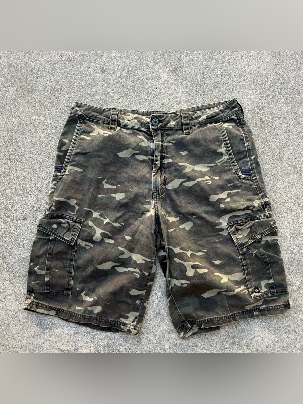 Quiksilver Camo Cargo Shorts Mens 33 x 10" Relaxed Fit Cotton Twill Skate Hunt
